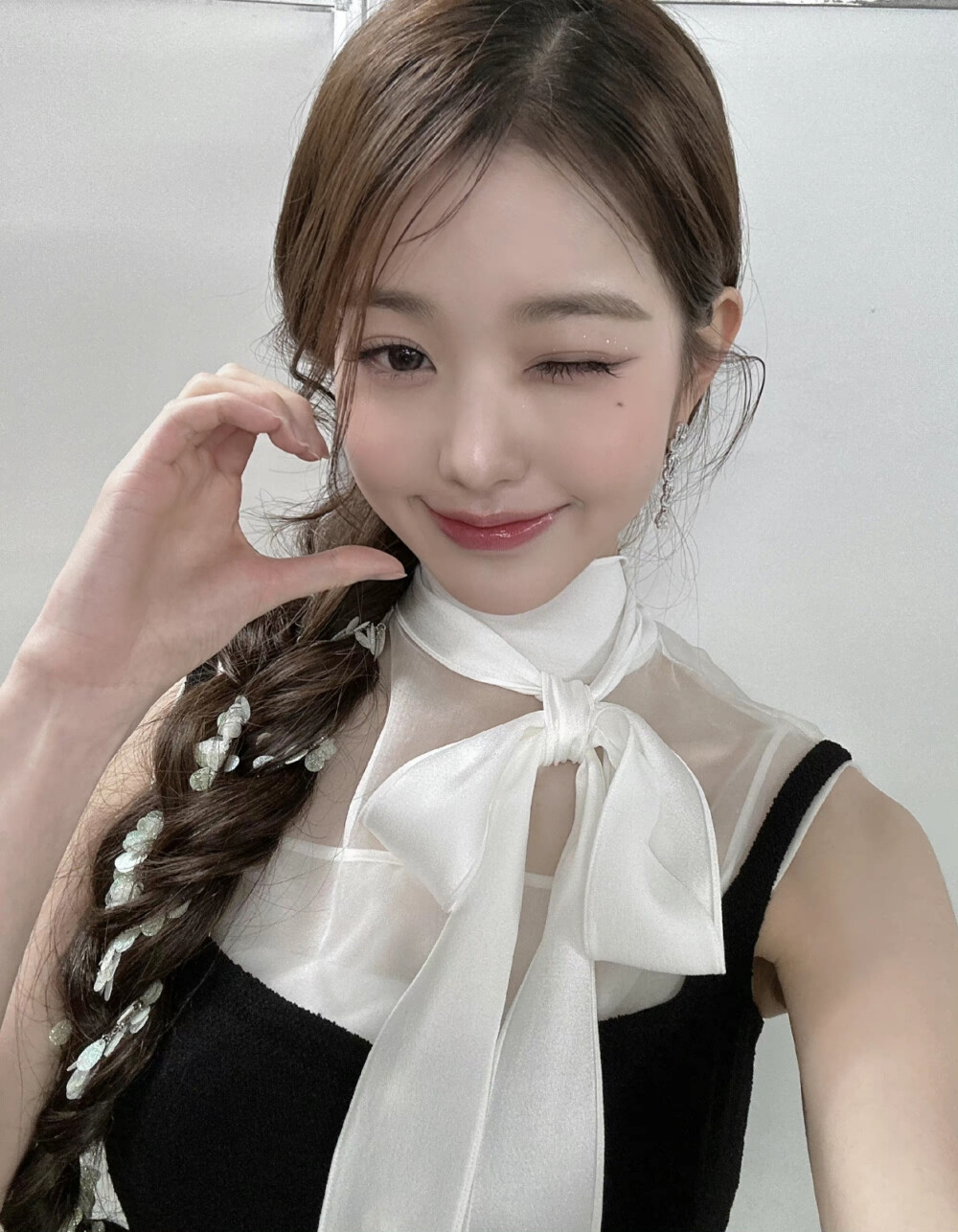 张元英 wonyoung /图源见logo 676767侵删 - 堆糖,美图壁纸兴趣