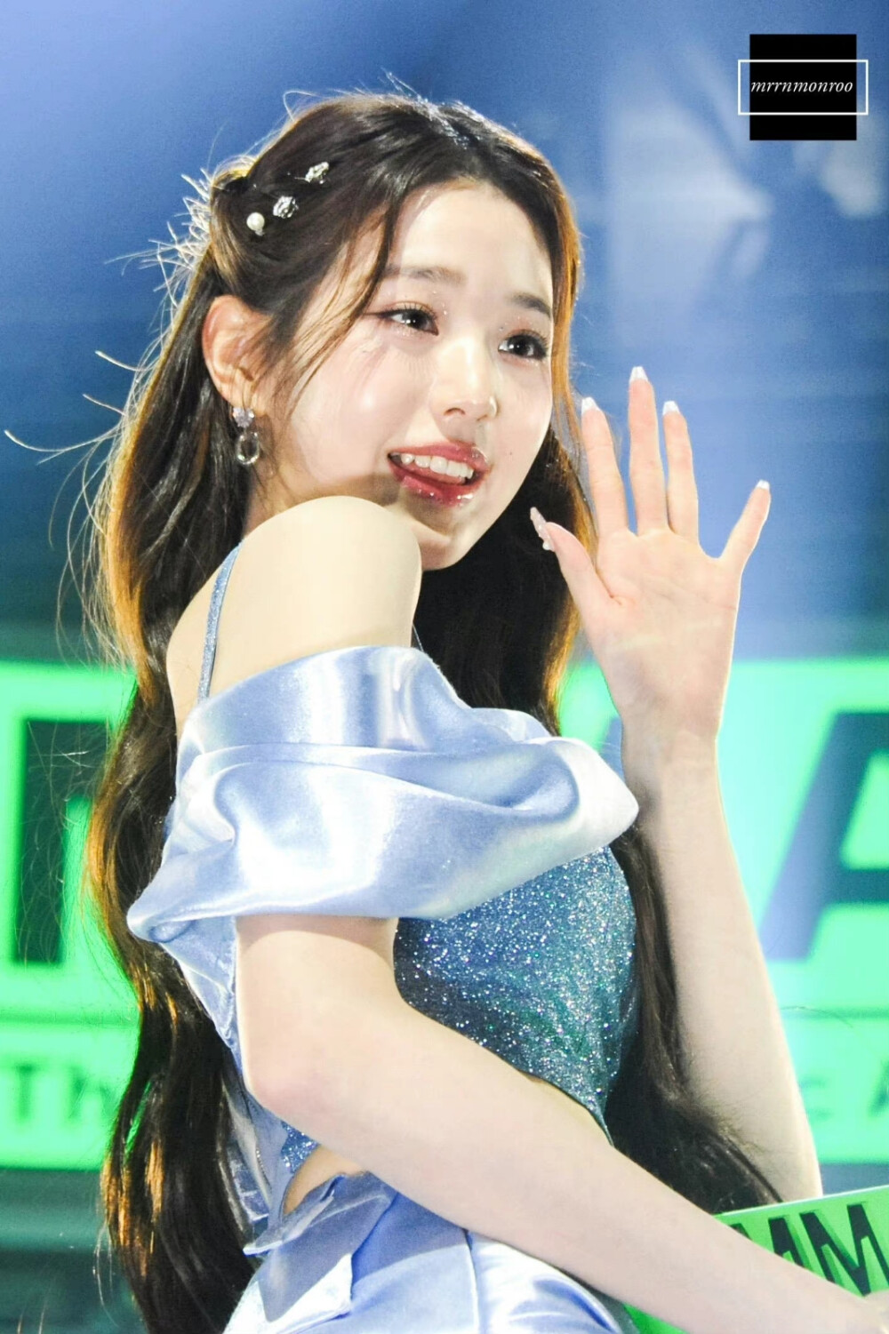 张元英 wonyoung /图源见logo 676767侵删