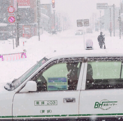 _雪地里相爱他们说零下已结晶的誓言不会坏
