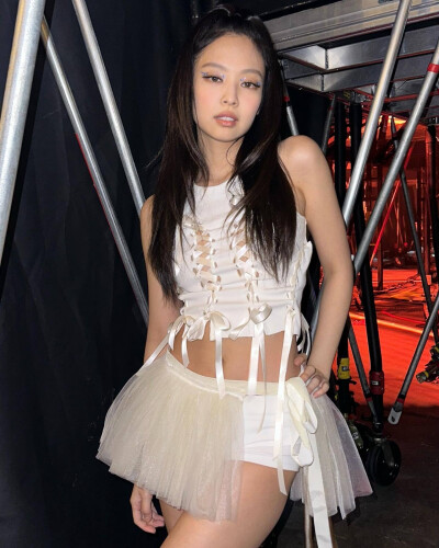 金智妮 JENNIE