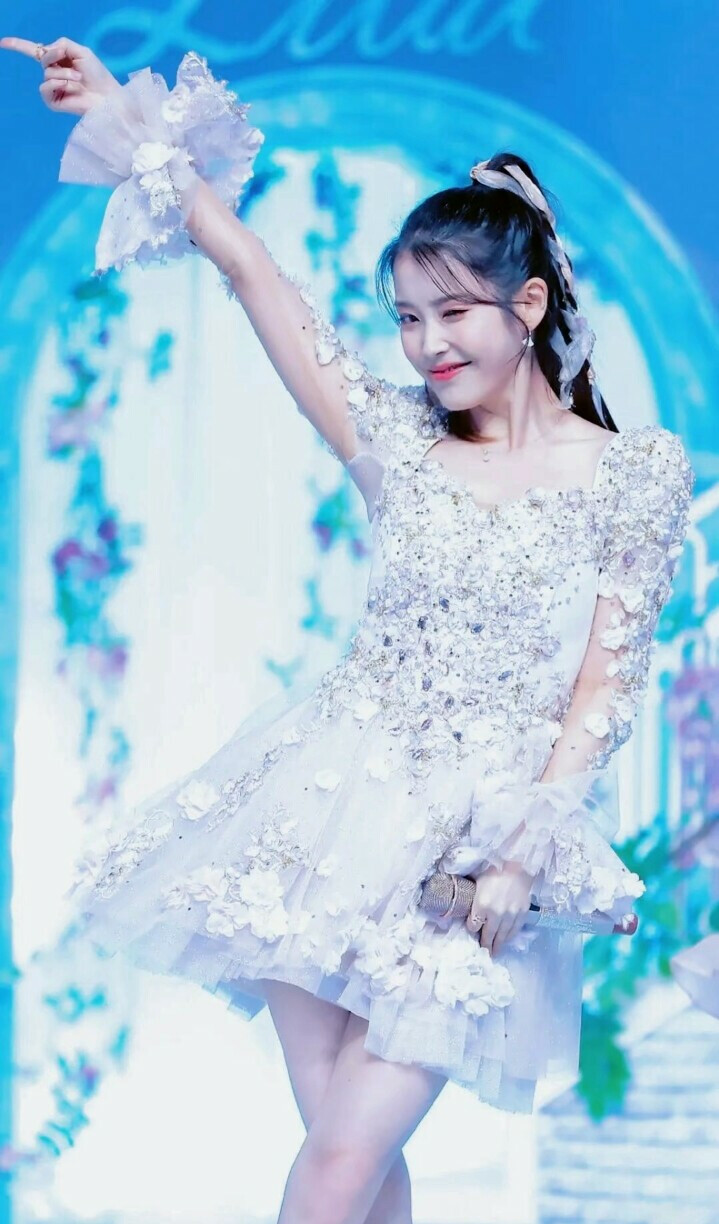 IU 李智恩