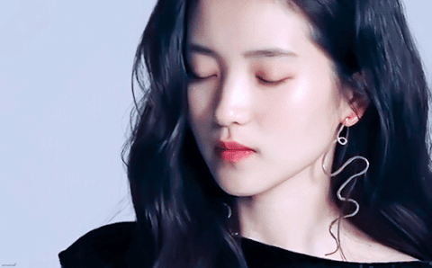 金泰梨 taeri
/图源见logo ​​​侵删