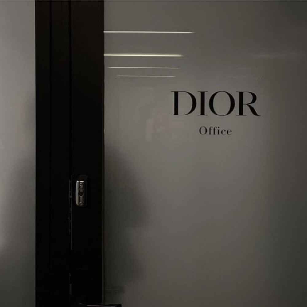 DIOR