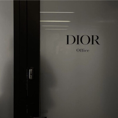 DIOR