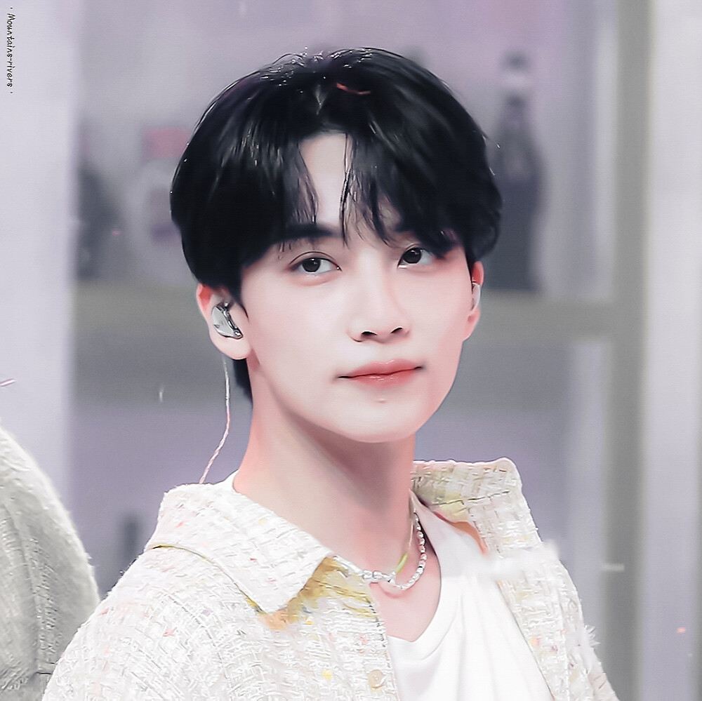 尹净汉 ♡` 可愛い兎兎.
