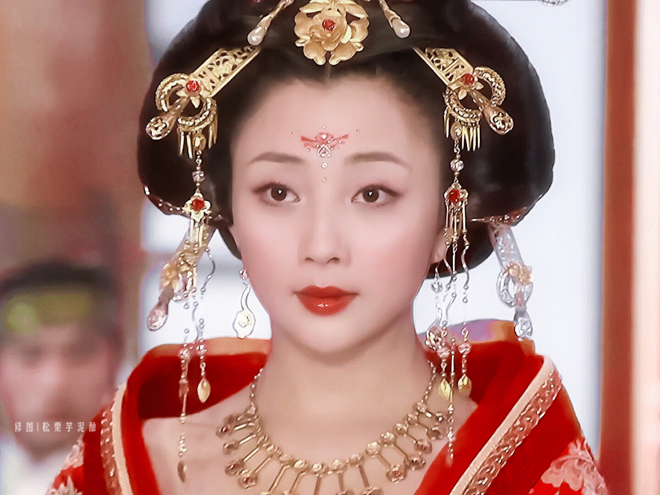 殷桃 | 杨玉环
cr:松栗芋泥酿