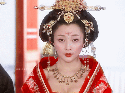 殷桃 | 杨玉环
cr:松栗芋泥酿