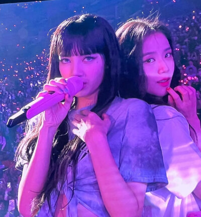 blackpink
jisoo Lisa