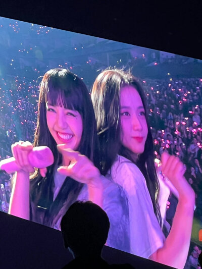 blackpink
jisoo Lisa