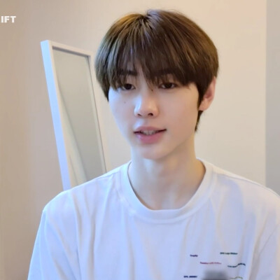 朴成训可二改
简介