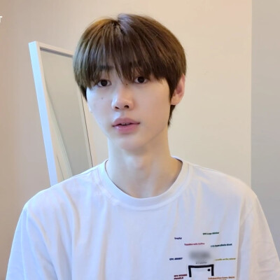 朴成训可二改
简介