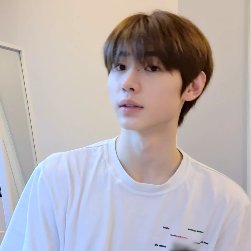 朴成训可二改
简介