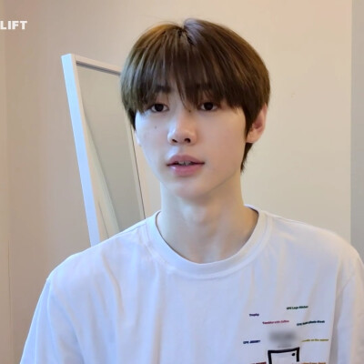 朴成训可二改
简介