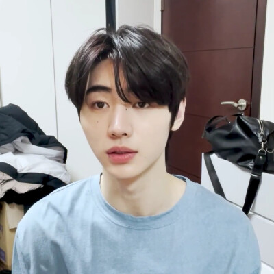 朴成训可二改
简介