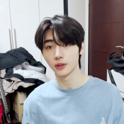 朴成训可二改
简介