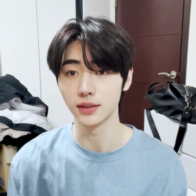 朴成训可二改
简介