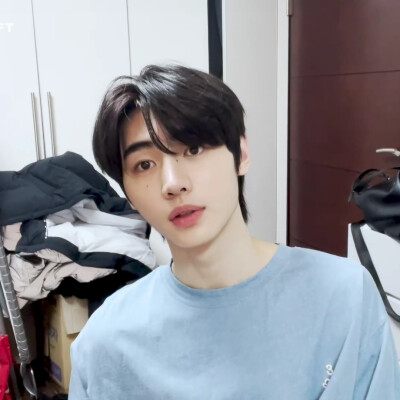 朴成训可二改
简介