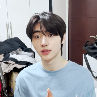 朴成训可二改
简介