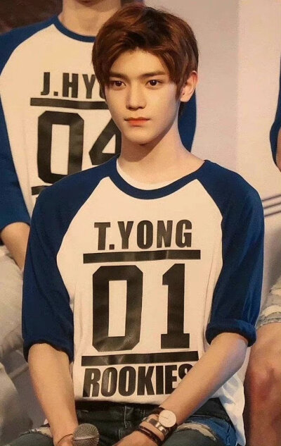 李泰容