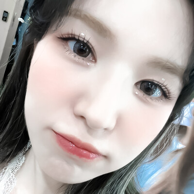 -wendy
-我偏要做这傲于高墙上的凌霄花