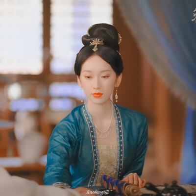 李薇×元英
田昕薇×刘令姿