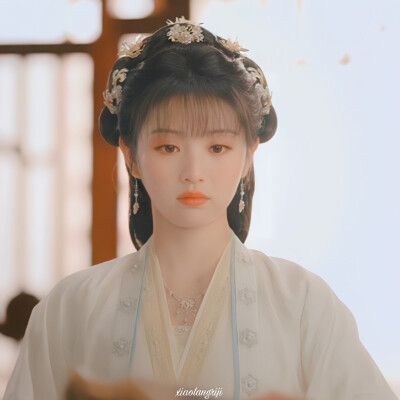 李薇×元英
田昕薇×刘令姿