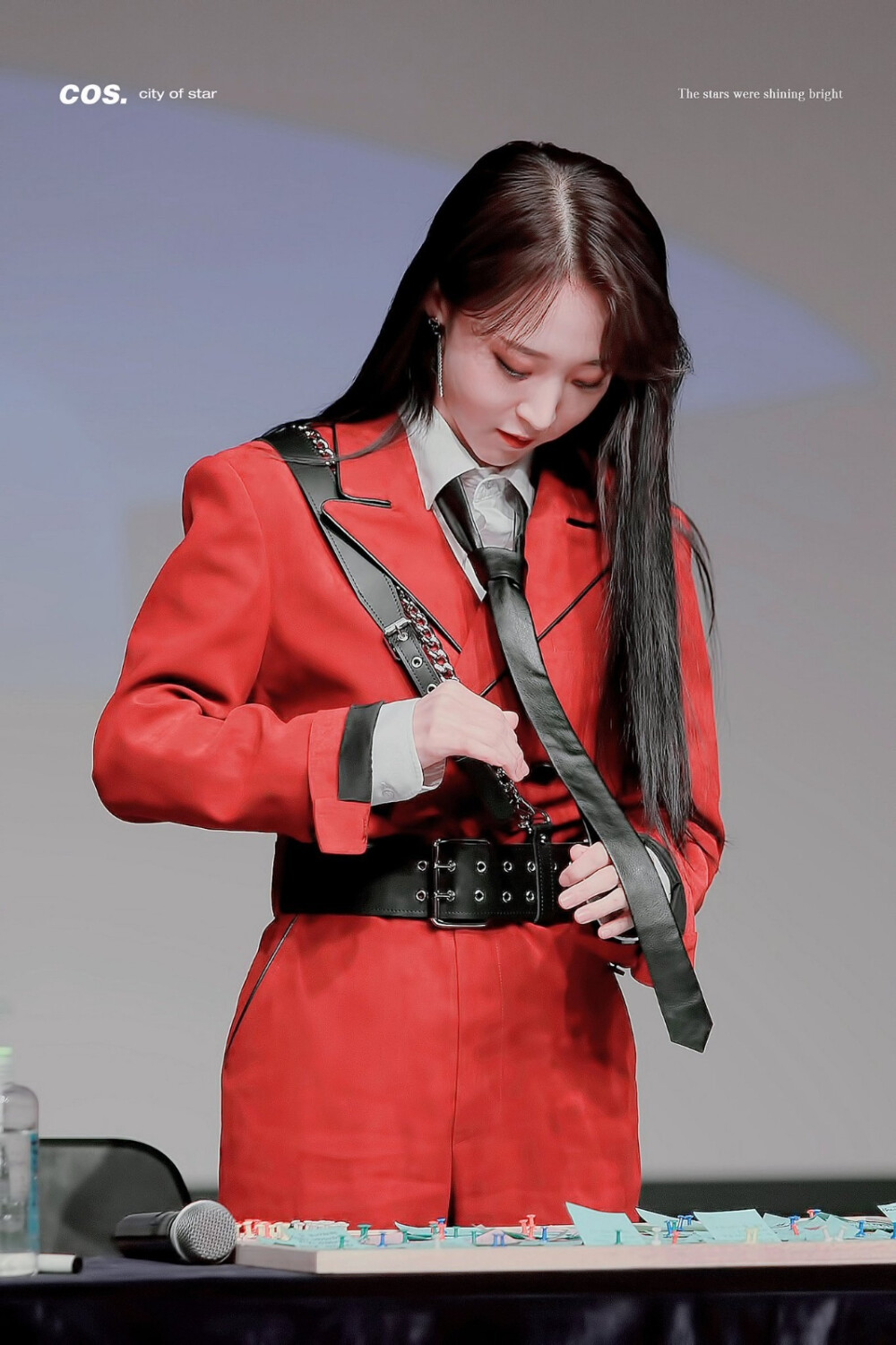 文星伊 moonbyul
/图源见logo ​​​侵删