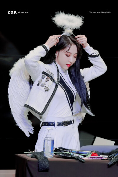 文星伊 moonbyul
/图源见logo ​​​侵删