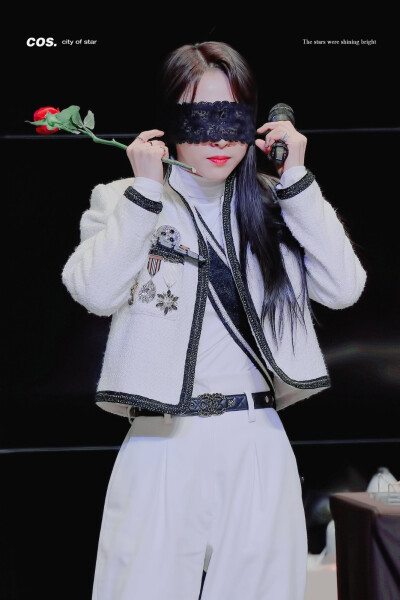 文星伊 moonbyul
/图源见logo ​​​侵删