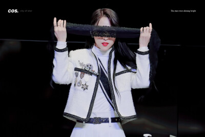 文星伊 moonbyul
/图源见logo ​​​侵删