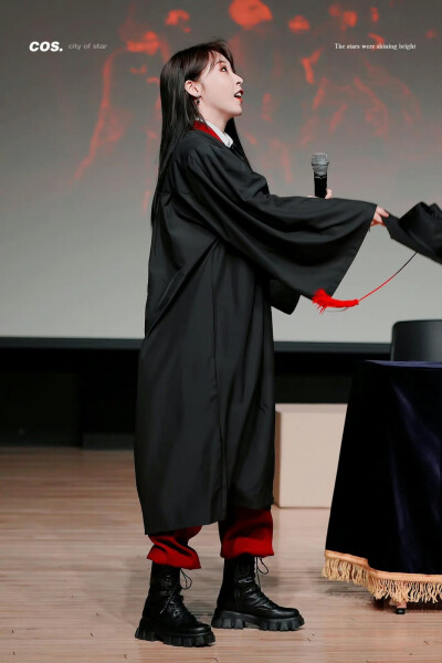 文星伊 moonbyul
/图源见logo ​​​侵删