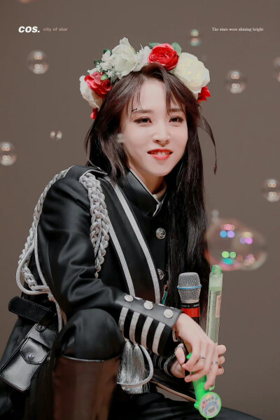 文星伊 moonbyul
/图源见logo ​​​侵删