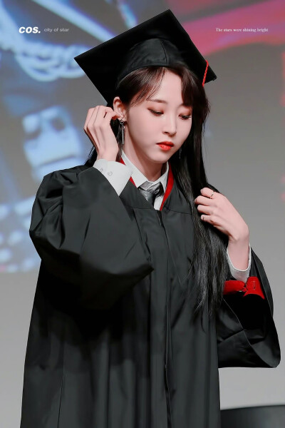 文星伊 moonbyul
/图源见logo ​​​侵删