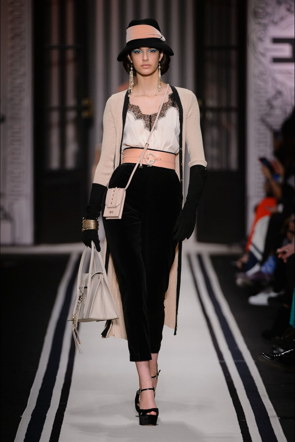 秀场、时装周、时尚、模特