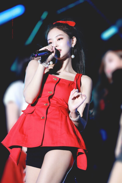 jennie♥高马尾