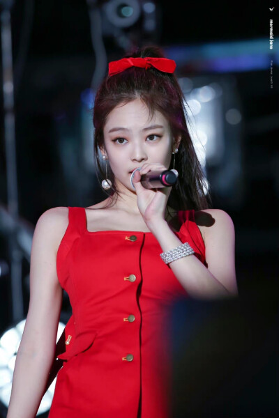 jennie♥高马尾