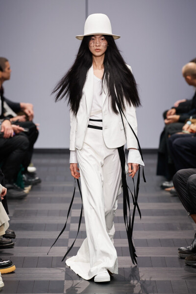 Ann Demeulemeester 2022年春夏高级成衣
