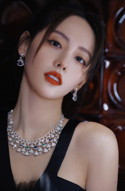 张嘉倪 @覓柏林