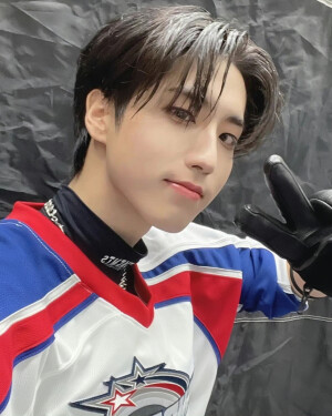 straykids 韩知城 221216kbs官方自拍 
年末帅飞的阔卡！