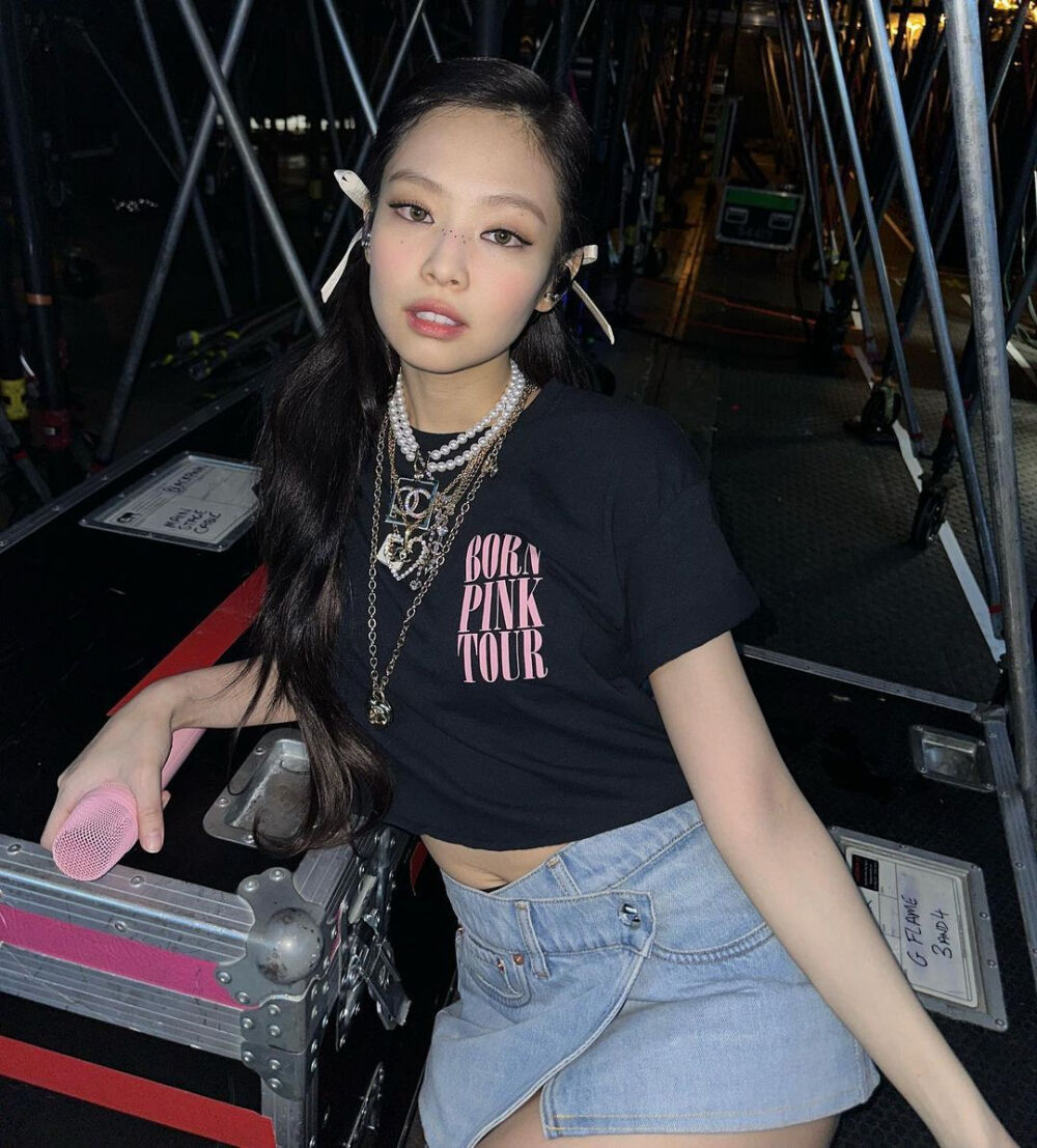 金智妮 JENNIE