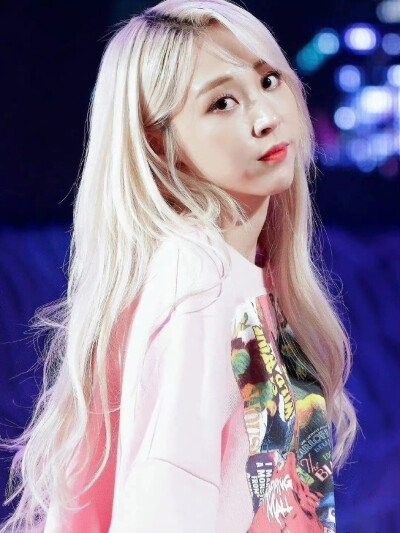 文星伊 moonbyul
/图源见logo ​​​侵删