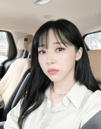 文星伊 moonbyul
/图源见logo ​​​侵删