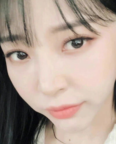 文星伊 moonbyul
/图源见logo ​​​侵删