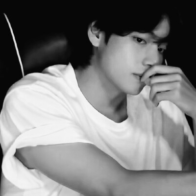 怎么 看上小爷我了？