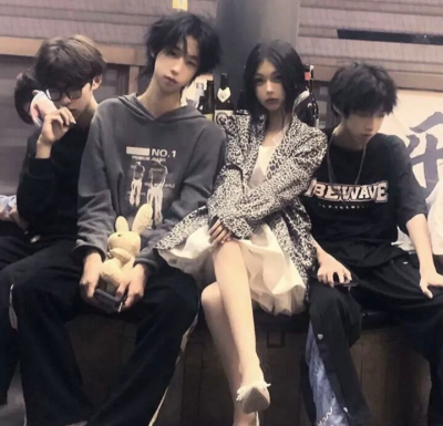 玩网女生底图
火了下期出男生的