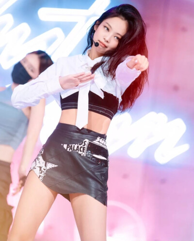 JENNIE舞台直拍