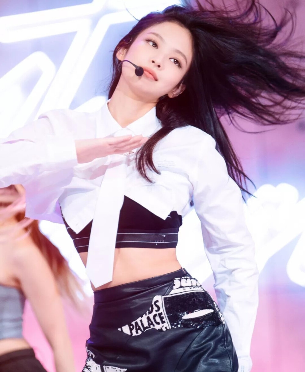 JENNIE舞台直拍
