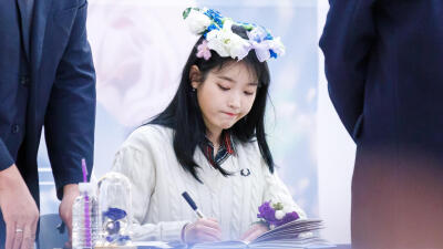 IU 李知恩