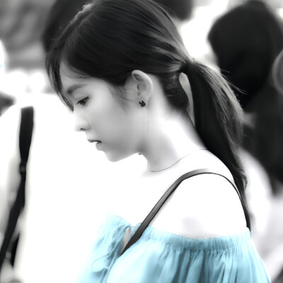 The Muse of the Church ' % 没入尘埃”