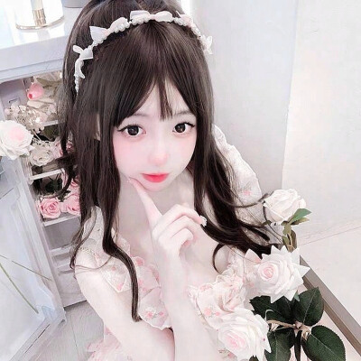 尤野桃
(这个小晴听说是拍外景骂定制圈的人 介意就不要用)